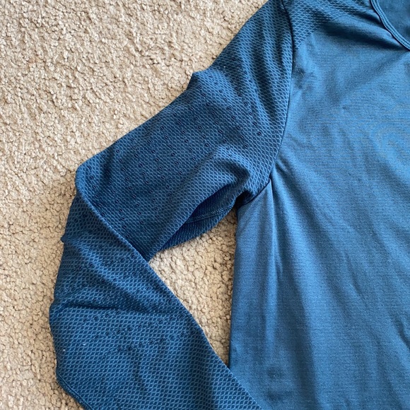 Fabletics Blue Vented Long Sleeve Top - Picture 3 of 4
